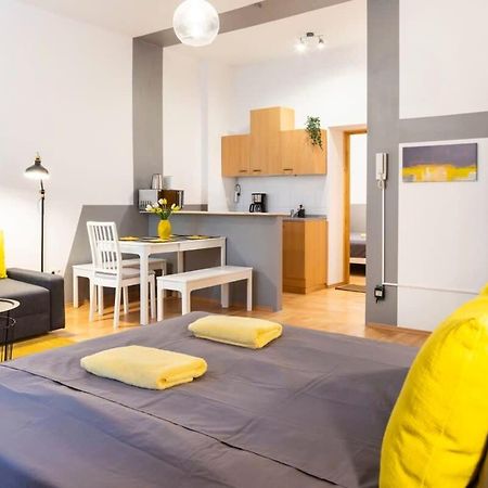 Cozy 2 Room Apartment Next To Hermannstrasse เบอร์ลิน ภายนอก รูปภาพ