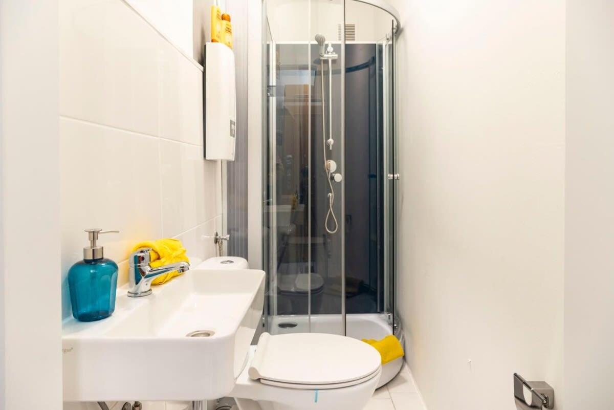 Cozy 2 Room Apartment Next To Hermannstrasse เบอร์ลิน ภายนอก รูปภาพ