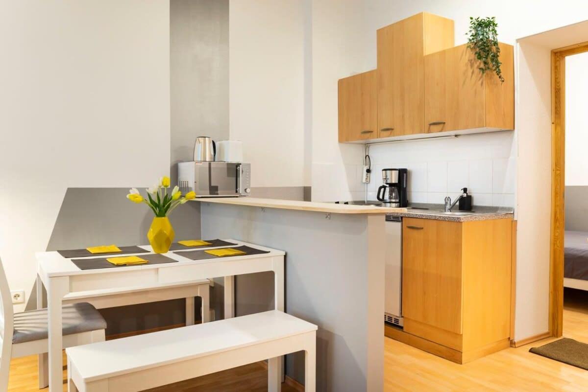 Cozy 2 Room Apartment Next To Hermannstrasse เบอร์ลิน ภายนอก รูปภาพ